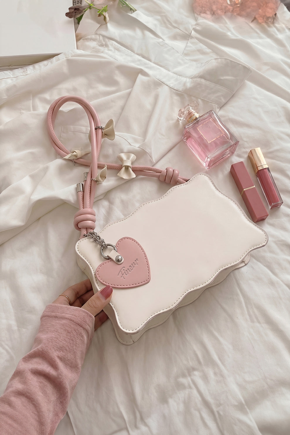 Inaya's Handbag Baggie - Off White (Pink Strap)