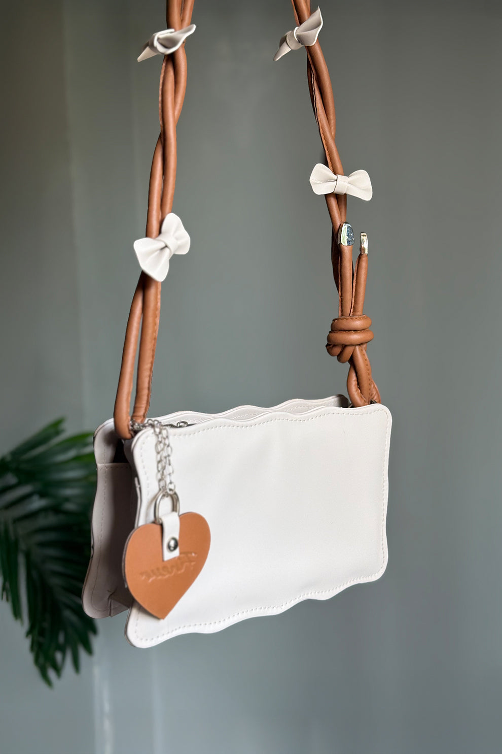 Inaya's Handbag Baggie - Off White (Brown Strap)