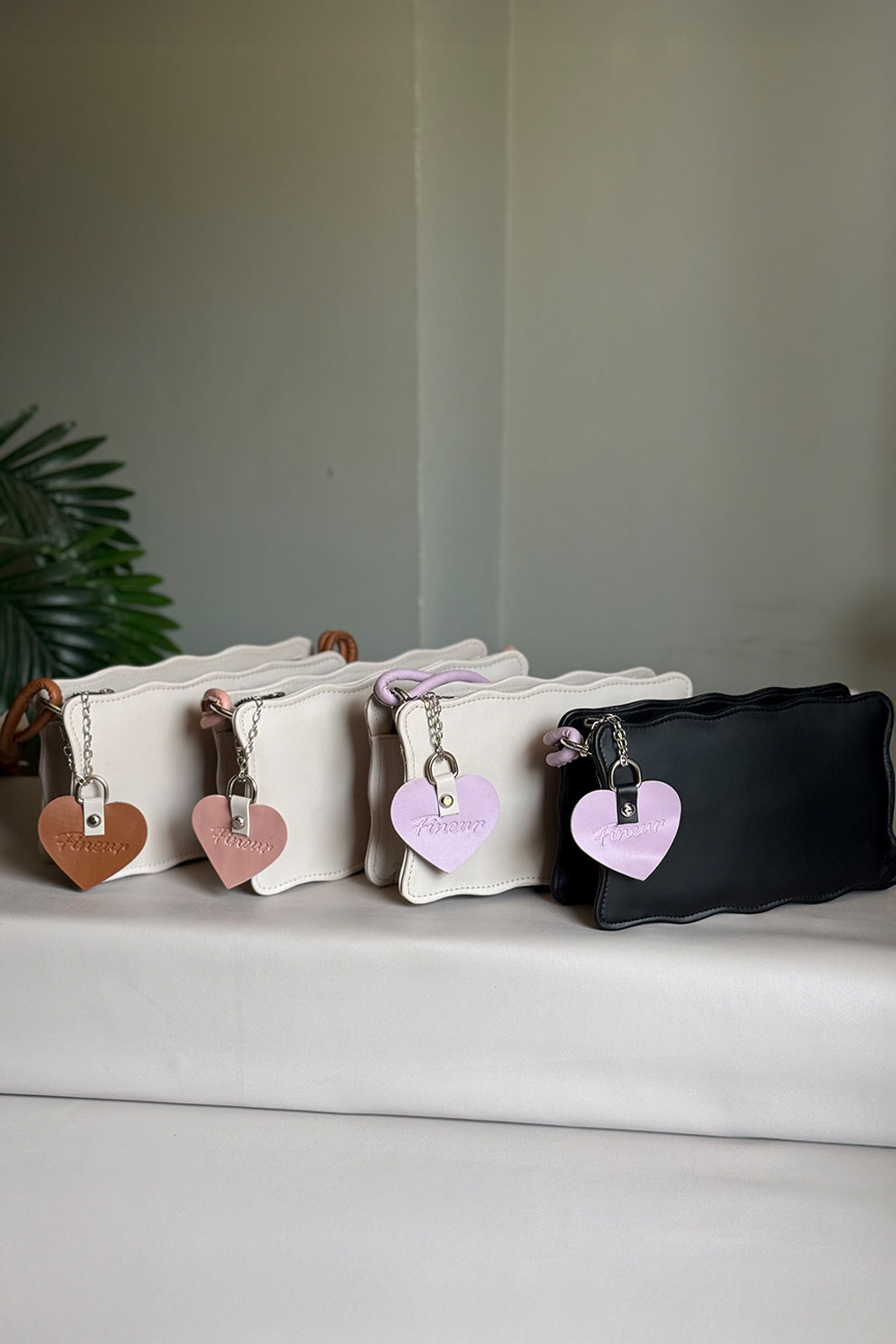 Inaya's Handbag Baggie - Off White (Lilac Strap)