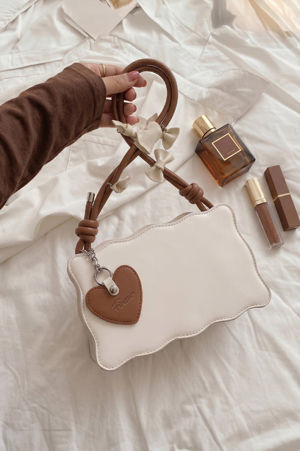 Inaya's Handbag Baggie - Off White (Brown Strap)